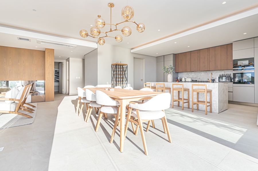 To Let 4 Bedroom Property for Rent in Fresnaye Western Cape